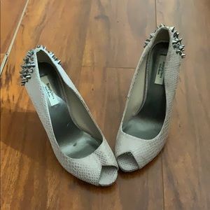 Simply Vera studded heels